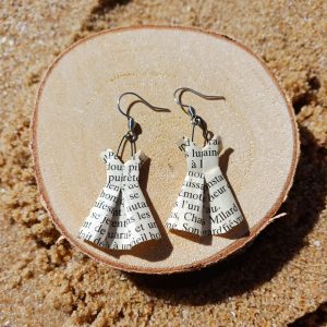 Boucles d'oreilles origami robe papier recyclé livre fait main France